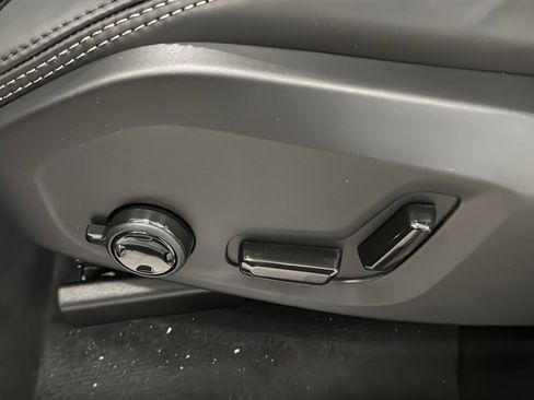 New 2026 Volvo XC90 T8 Ultra w/ Lounge Package AWD/4WD image 24