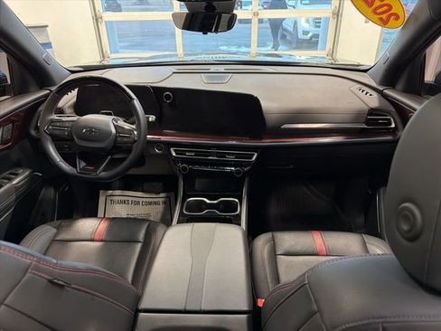 Used 2024 Chevrolet Traverse RS image 22