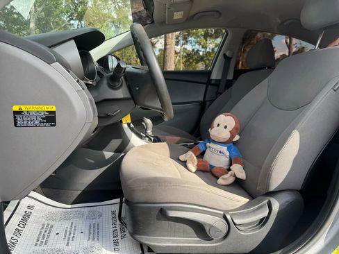 Used 2016 Hyundai Elantra SE image 15