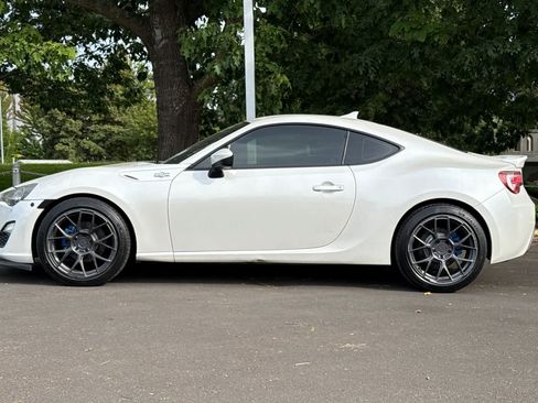 Used 2013 Scion FR-S RWD image 5