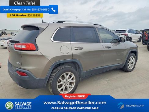 Used 2018 Jeep Cherokee Latitude w/ Cold Weather Group FWD image 4