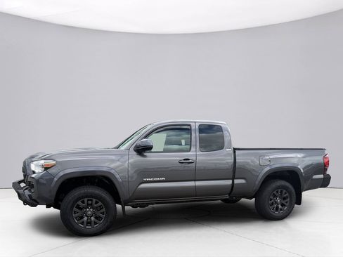 Used 2021 Toyota Tacoma SR5 AWD/4WD image 6