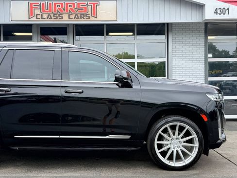 Used 2022 Cadillac Escalade Premium Luxury AWD/4WD image 11