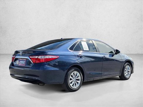 Used 2016 Toyota Camry LE FWD image 5