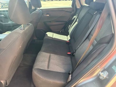 Used 2024 Nissan Rogue SV FWD image 15
