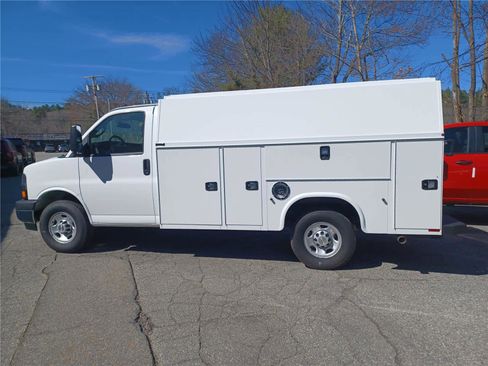 New 2024 Chevrolet Express 3500 w/ Power Convenience Package image 7