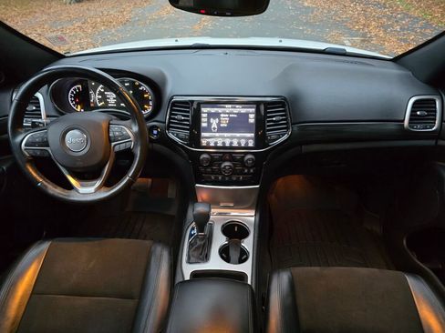 Used 2019 Jeep Grand Cherokee Altitude image 17