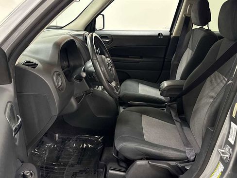 Used 2014 Jeep Patriot Latitude image 13