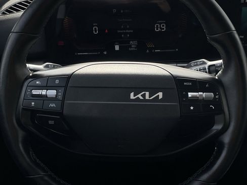 Used 2026 Kia Sportage LX image 12