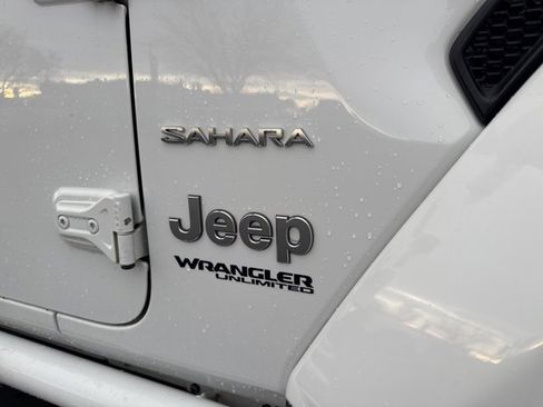Used 2019 Jeep Wrangler Unlimited Sahara image 10