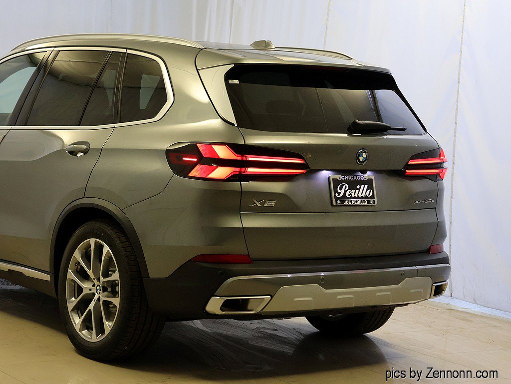 Used 2026 BMW X5 xDrive50e AWD/4WD image 8