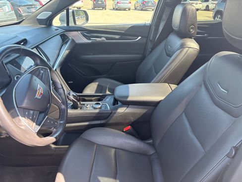 Used 2024 Cadillac XT5 Premium Luxury AWD/4WD image 10