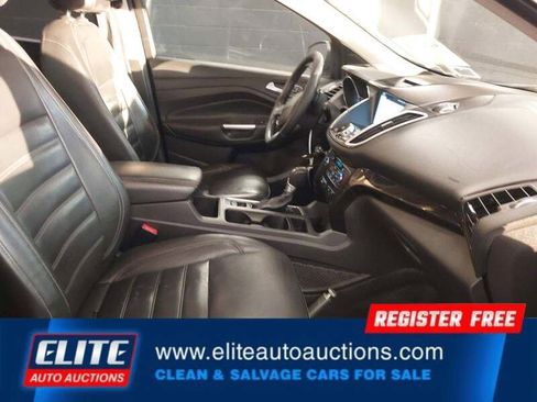 Used 2017 Ford Escape Titanium image 10