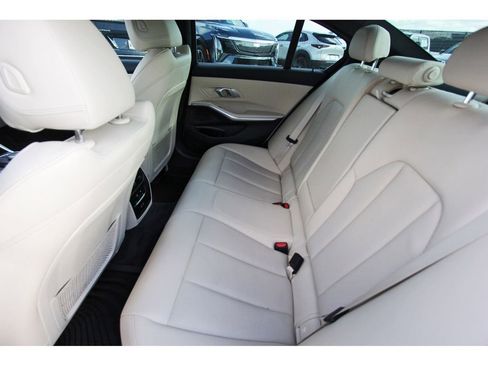 Used 2022 BMW 330i Sedan w/ Driving Assistance Package image 7