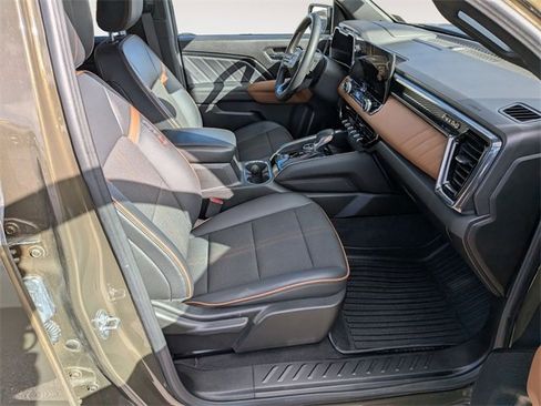 Used 2024 GMC Canyon AT4 w/ Technology Package image 31