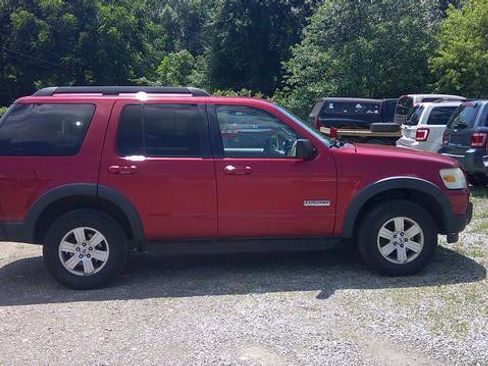 Used 2007 Ford Explorer XLT image 3