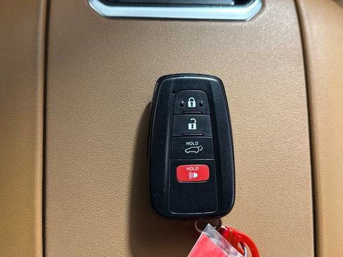 Used 2023 Toyota Highlander Platinum AWD/4WD image 46