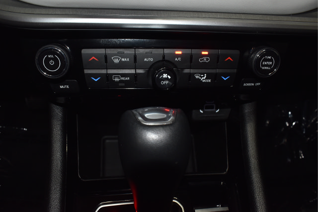 Used 2025 Jeep Compass Limited AWD/4WD image 23