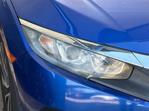 Used 2018 Honda Civic EX image 4