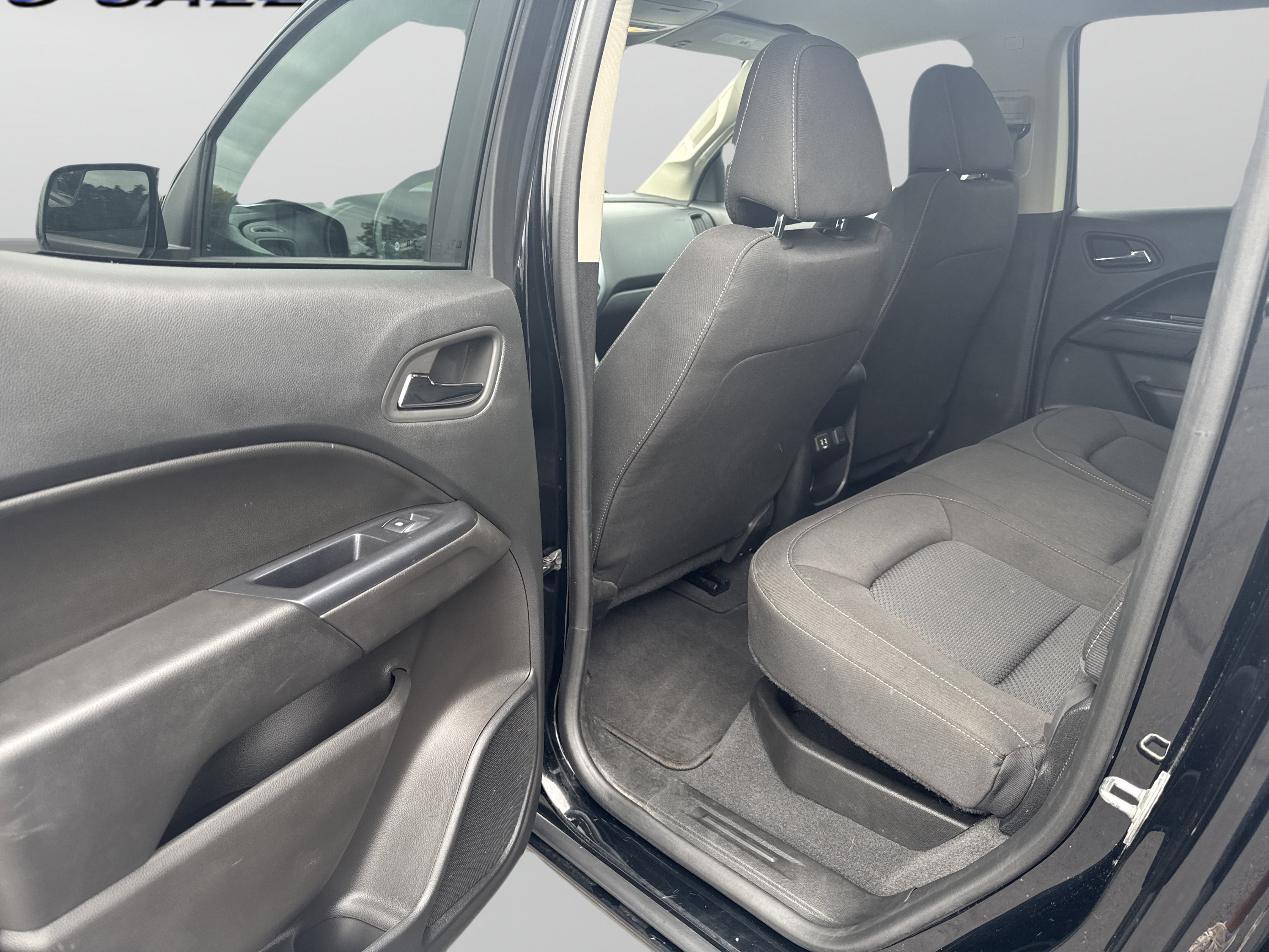 Used 2022 Chevrolet Colorado LT w/ Trail Boss Package AWD/4WD image 18