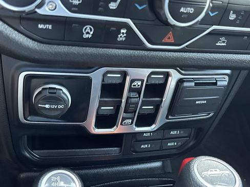 Used 2024 Jeep Gladiator Sport AWD/4WD image 35