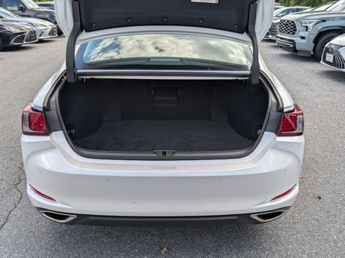 Certified 2022 Lexus ES 350 w/ Premium Package image 13