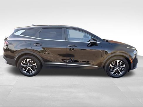 Used 2025 Kia Sportage EX FWD image 8