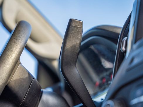 Used 2020 Chevrolet Silverado 1500 Custom w/ Custom Value Package image 26