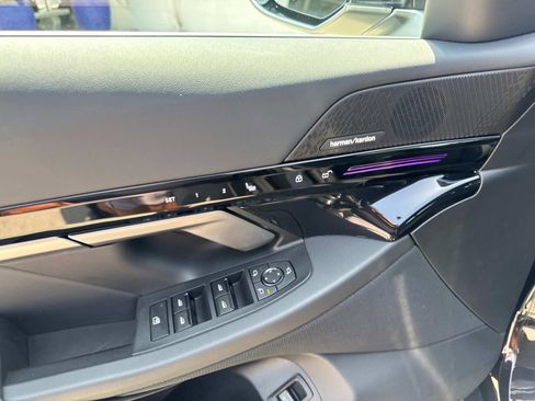 Used 2025 BMW 530i image 18