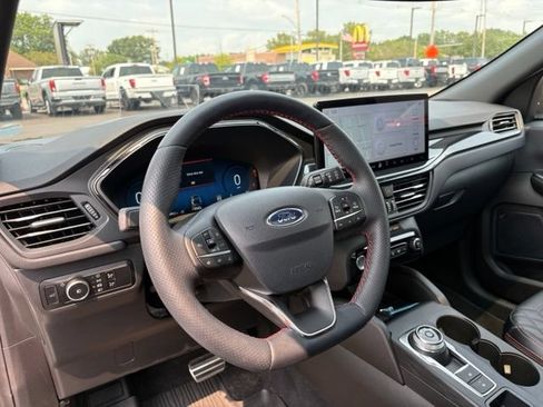 Used 2024 Ford Escape ST-Line Elite w/ Premium Technology Package AWD/4WD image 3