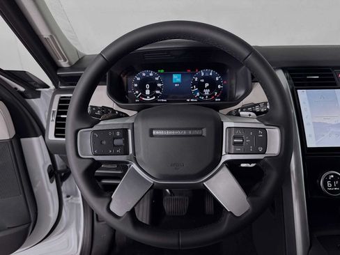 New 2025 Land Rover Discovery S AWD/4WD image 12
