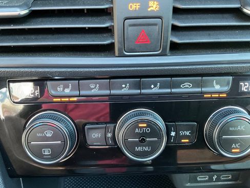 Used 2020 Volkswagen Jetta R-Line w/ R-Line Cold Weather Package FWD image 21