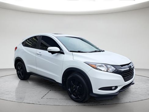 Used 2017 Honda HR-V EX image 1