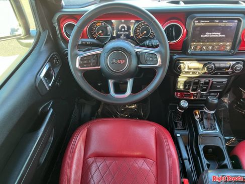 Used 2023 Jeep Wrangler Unlimited Rubicon AWD/4WD image 16