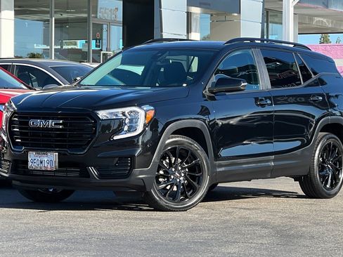 Used 2023 GMC Terrain SLE w/ Driver Convenience Package AWD/4WD image 9