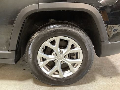 Certified 2023 Jeep Grand Cherokee L Limited w/ Trailer Tow Group (B) AWD/4WD image 12