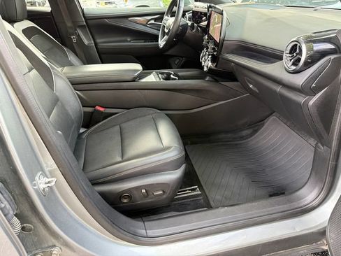 Used 2024 Chevrolet Blazer EV LT AWD/4WD image 13