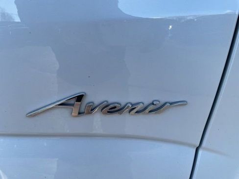 Used 2022 Buick Enclave Avenir image 9