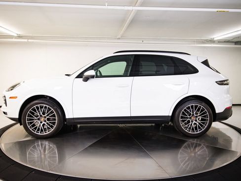 Certified 2023 Porsche Cayenne AWD/4WD image 2