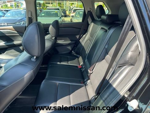 Used 2023 Nissan Rogue SV w/ SV Premium B Package AWD/4WD image 19