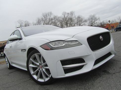 Used 2016 Jaguar XF R-Sport image 2