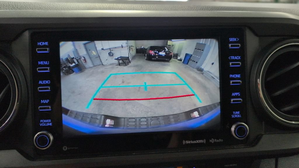Used 2020 Toyota Tacoma TRD Sport AWD/4WD image 13