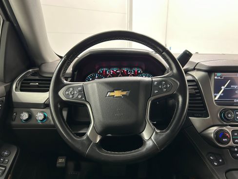 Used 2019 Chevrolet Suburban Premier AWD/4WD image 14