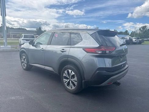 Used 2021 Nissan Rogue SV FWD image 2