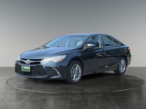 Used 2016 Toyota Camry SE FWD image 3