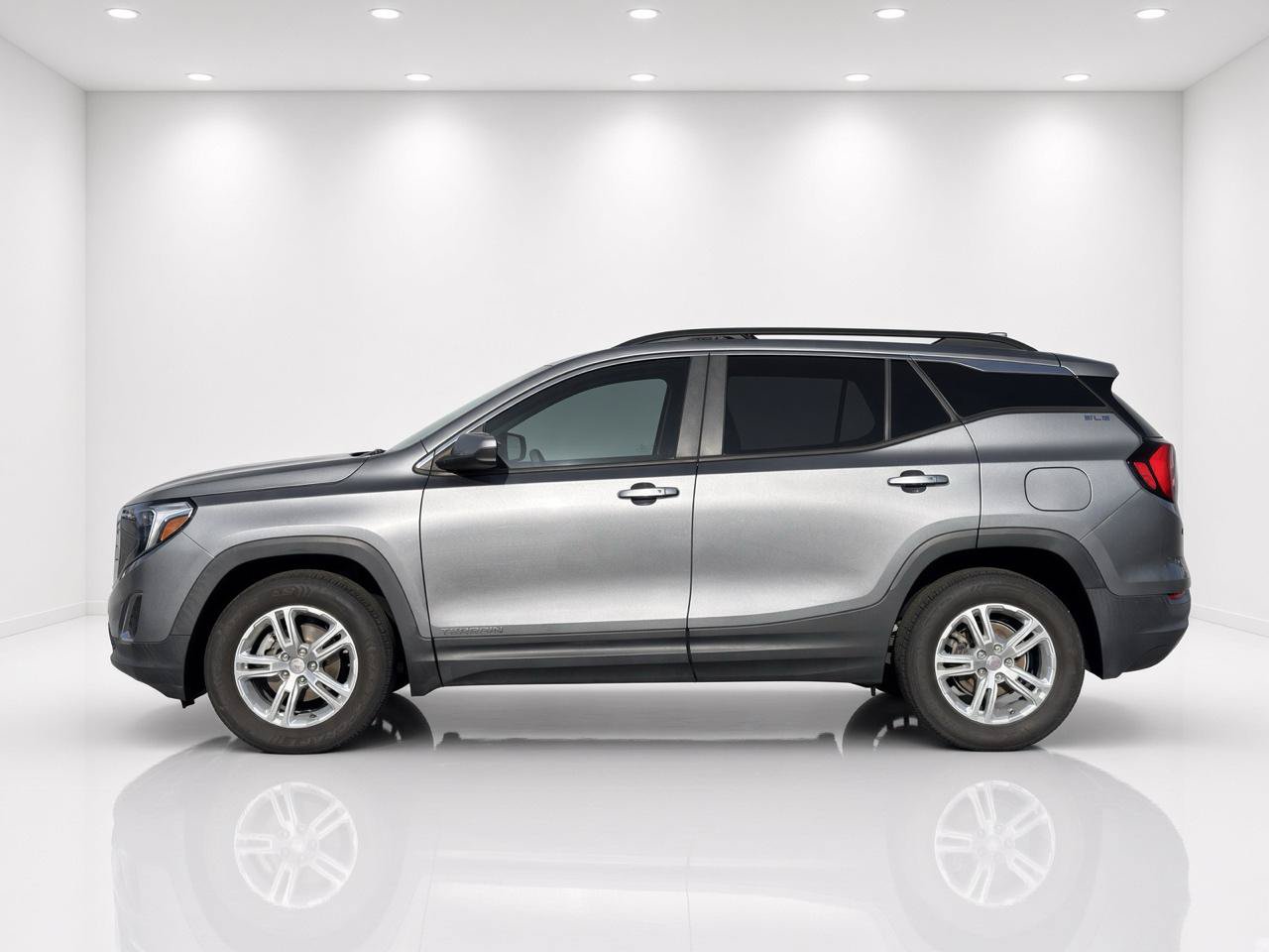 Used 2021 GMC Terrain SLE w/ Driver Convenience Package AWD/4WD image 2