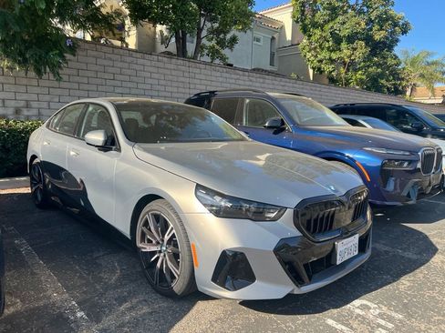 Certified 2026 BMW 550e xDrive AWD/4WD image 3