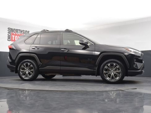 Used 2022 Toyota RAV4 Limited AWD/4WD image 38