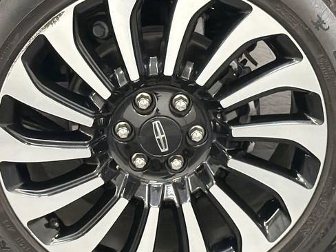 Certified 2023 Lincoln Navigator Black Label AWD/4WD image 5
