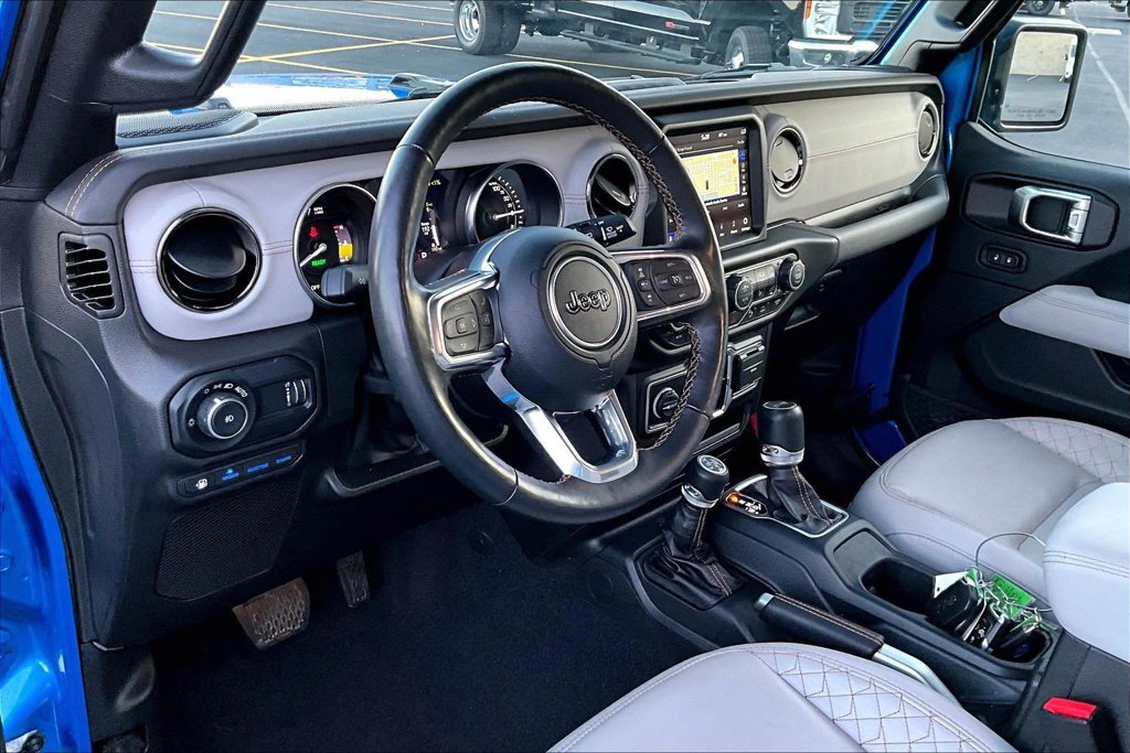 Used 2023 Jeep Wrangler Unlimited Sahara AWD/4WD image 13